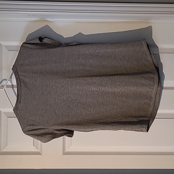 Puma t shirt - Picture 3 of 3